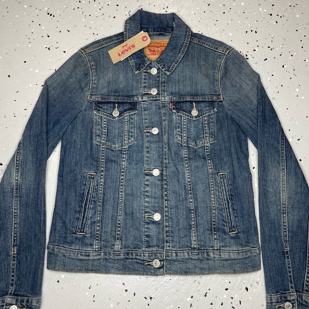 Levi's Women's Classic Trucker Denim Jean Jacket Belle Blue Medium - Picture 2 of 7